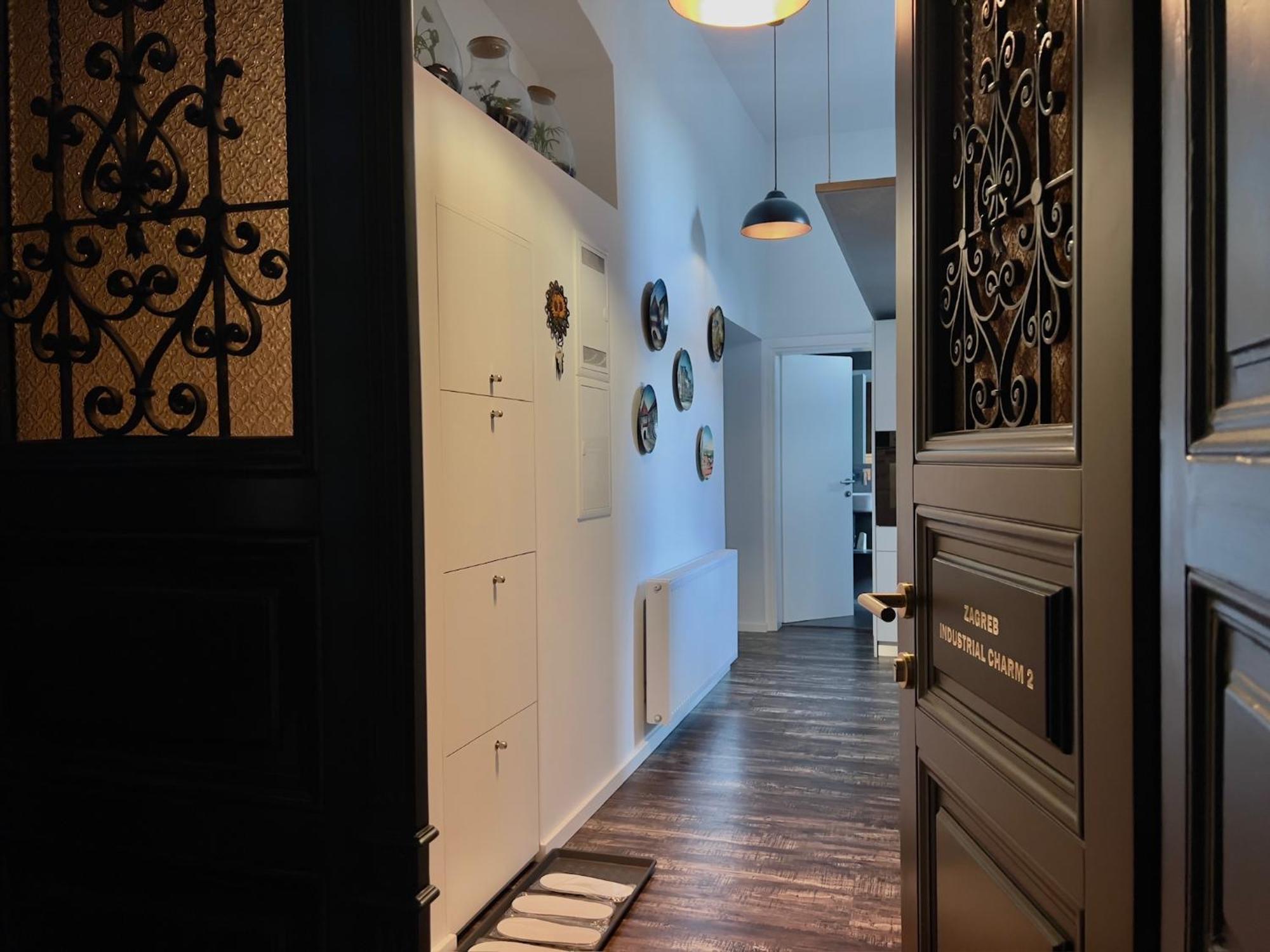 Industrial Charm 1 & 2 Apartment Zagreb